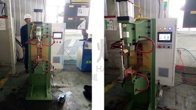 焊本為客戶安裝調(diào)試鍍鋅板中頻螺母點焊機
